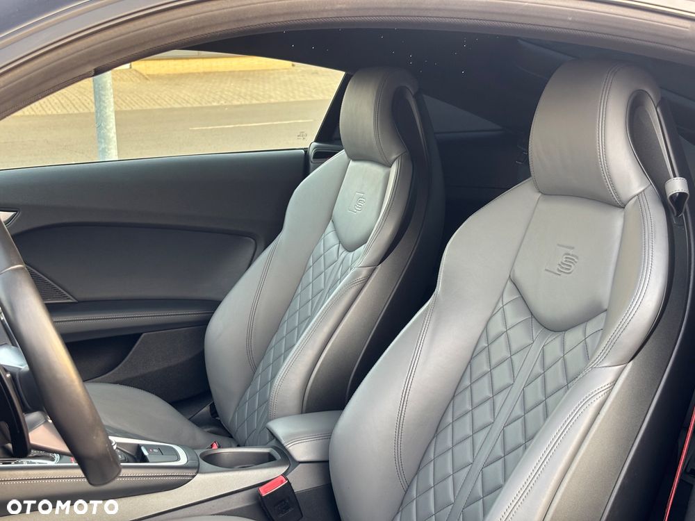 Audi TT S Coupé - 15
