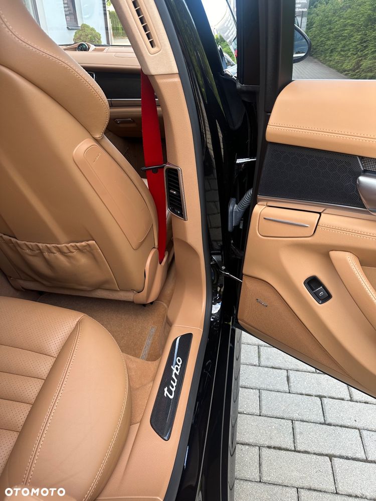 Porsche Panamera Turbo - 30