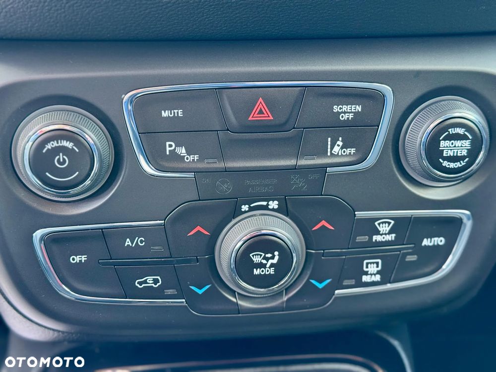 Jeep Compass 1.4 TMair Night Eagle FWD S&S - 24