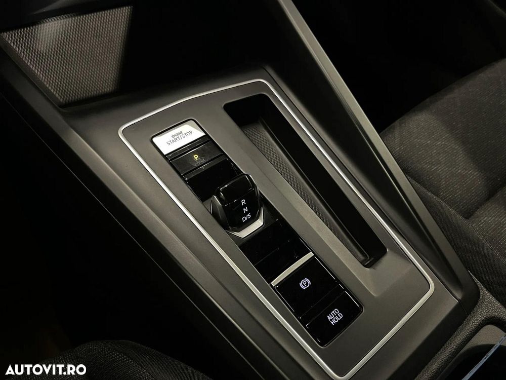 VOLKSWAGEN Golf 2023 — imagine 24