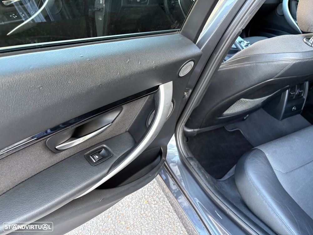 BMW 320 d Touring Aut. Blue Performance Sport Line - 11