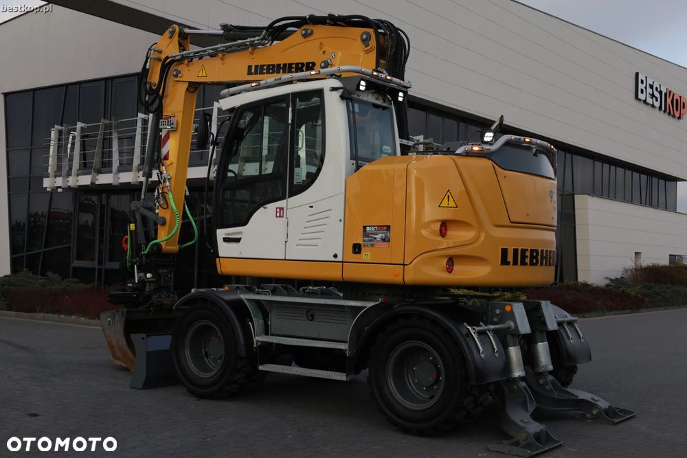Liebherr A913 Compact Litronic - 9