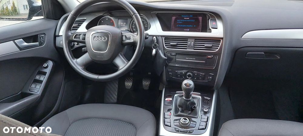 Audi A4 Avant 2.0 TDI DPF Ambiente - 28