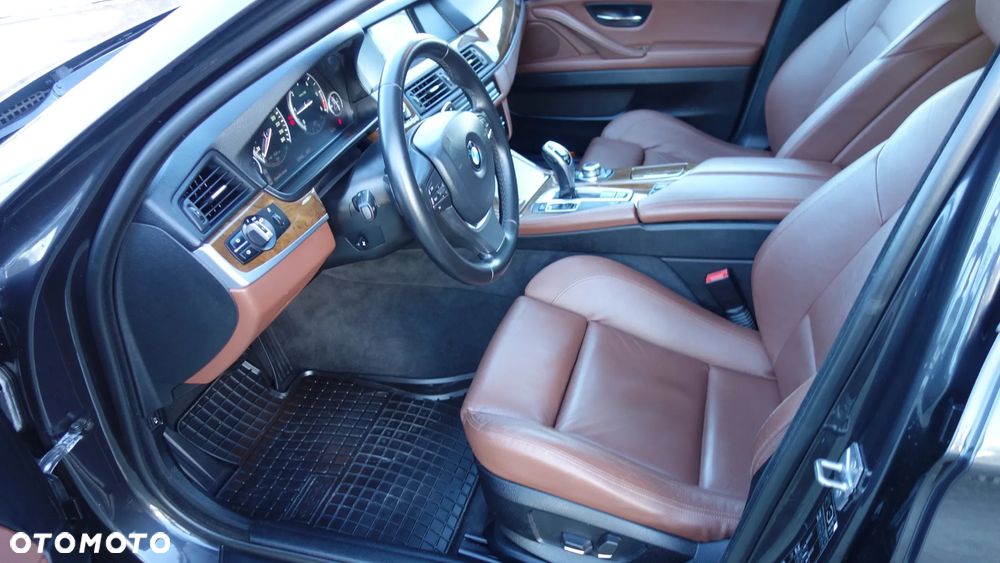 BMW Seria 5 520d Luxury Line - 15