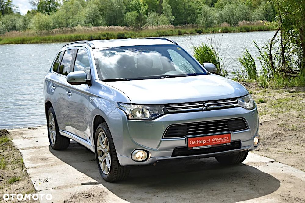 Mitsubishi Outlander 2.0 4WD Plug-In Hybrid Top - 11
