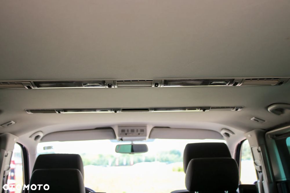 Volkswagen Multivan - 35