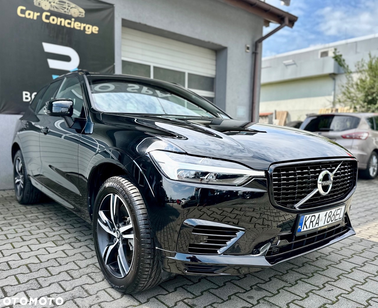 Volvo XC 60 T6 AWD Plug-In Hybrid R-Design - 4