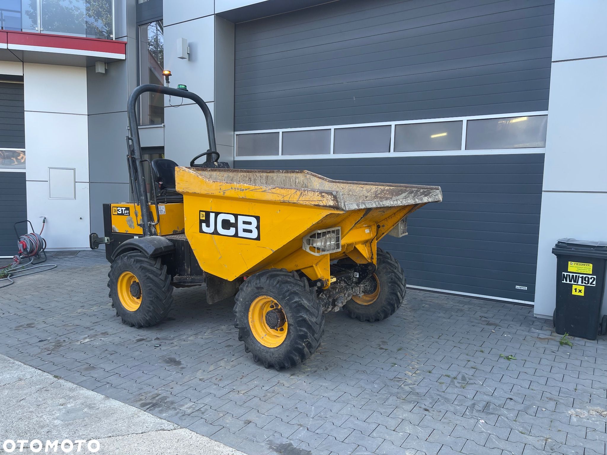 JCB 3TFT - 1