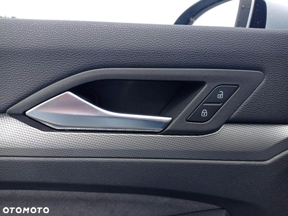 Volkswagen Golf - 22