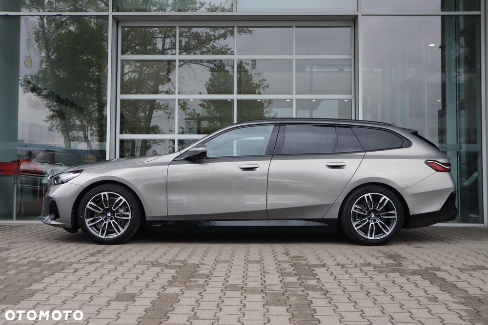 BMW i5 - 2