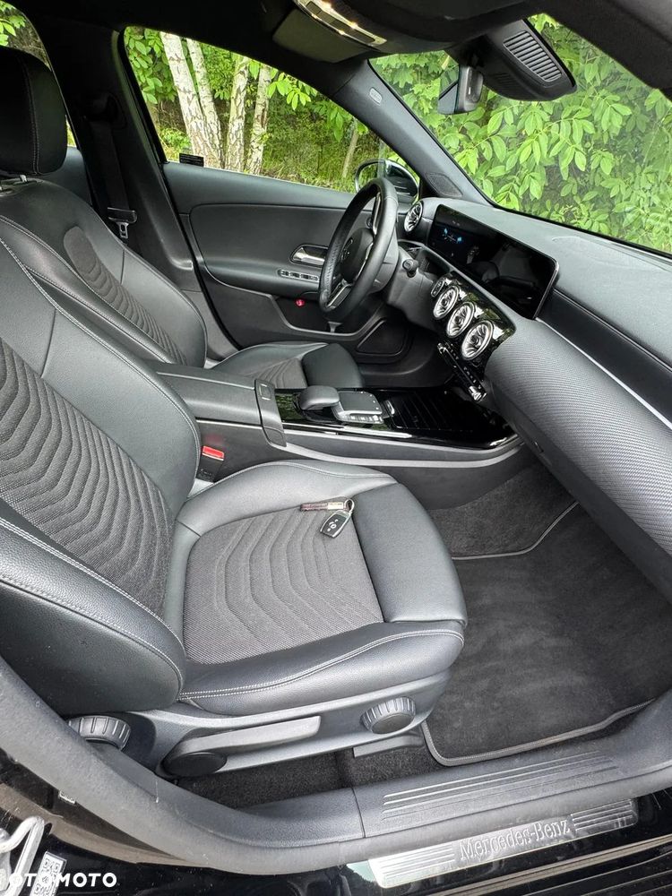Mercedes-Benz Klasa A 180 Style 7G-DCT - 7