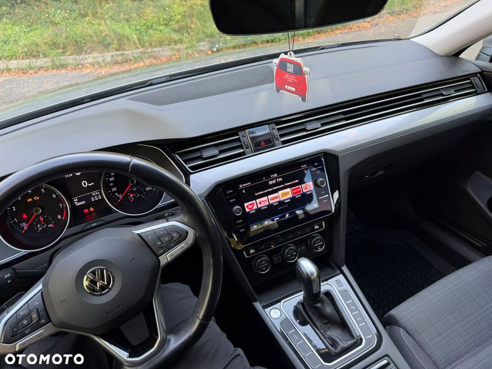 Volkswagen Passat - 20