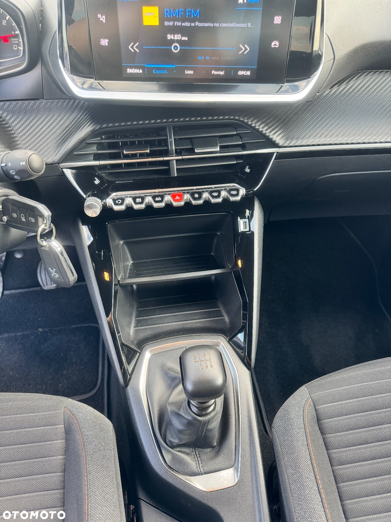 Peugeot 2008 1.2 PureTech Allure S&S - 31