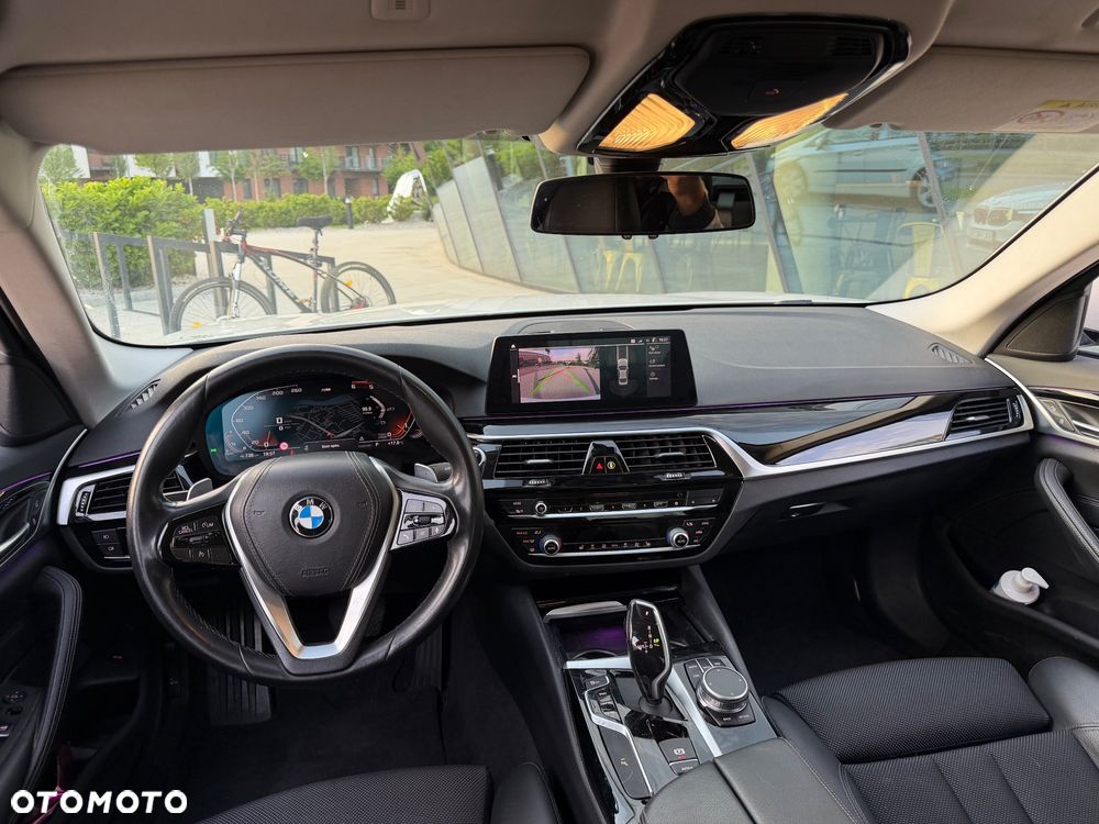 BMW Seria 5 518d Sport Line - 8
