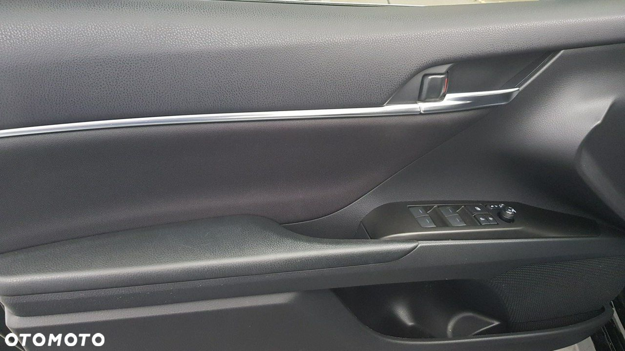 Toyota Camry - 22