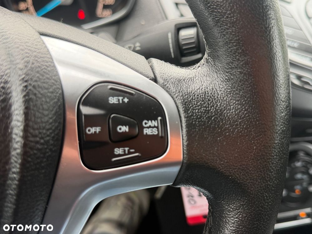 Ford Fiesta 1.0 EcoBoost S&S TITANIUM - 10