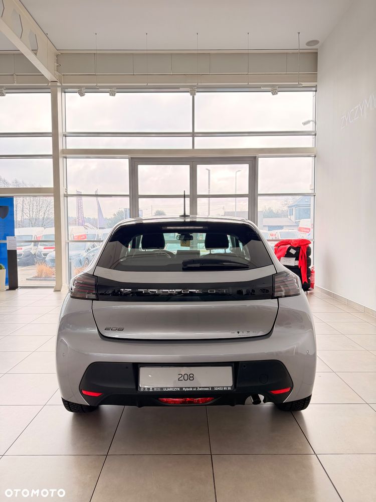 Peugeot 208 - 4