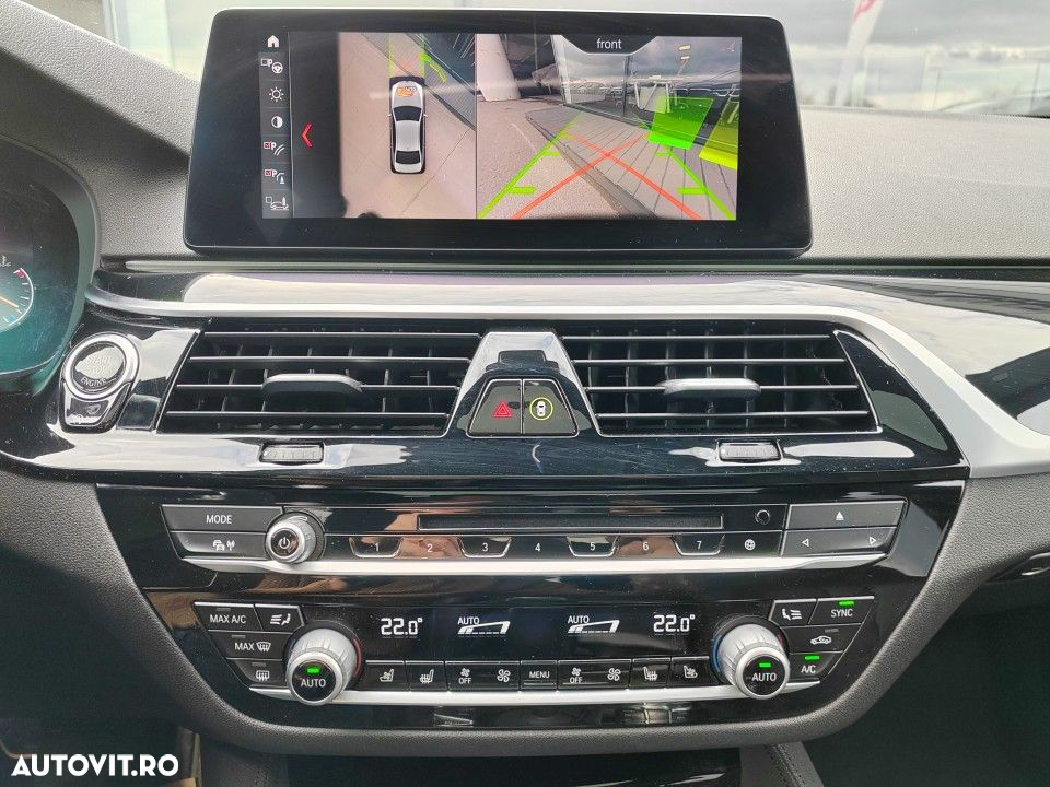 BMW Seria 5 530d xDrive AT - 25