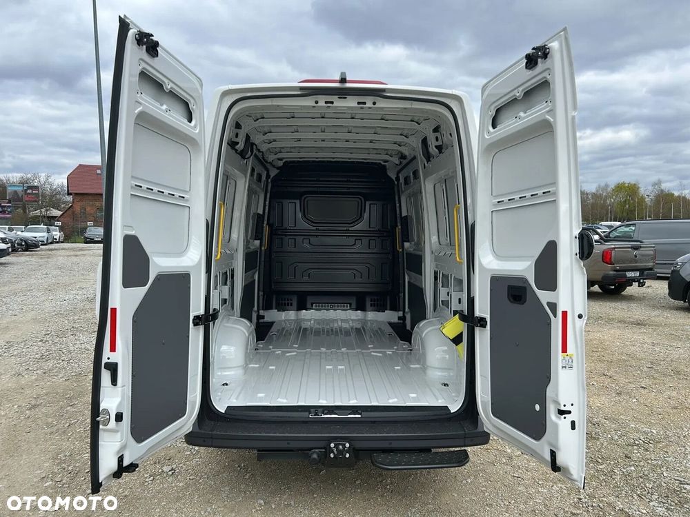 Volkswagen Crafter 35 Furgon L3H3, 2.0 TDI 177 KM, Wysoki dach, r. o. 3640mm - 16