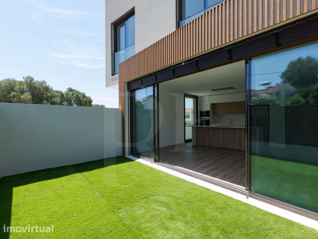 Moradia T3 com jardim e garagem em Bicesse - Grande imagem: 2/33