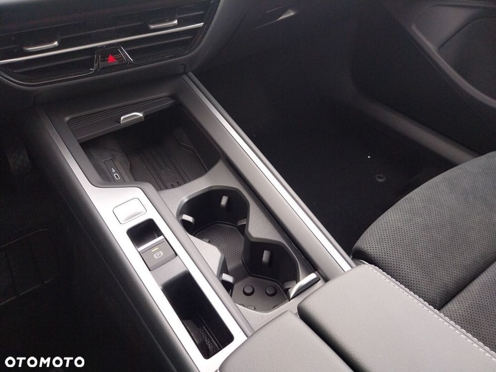 Volkswagen Passat Variant 2.0 TSI Business Plus DSG - 24