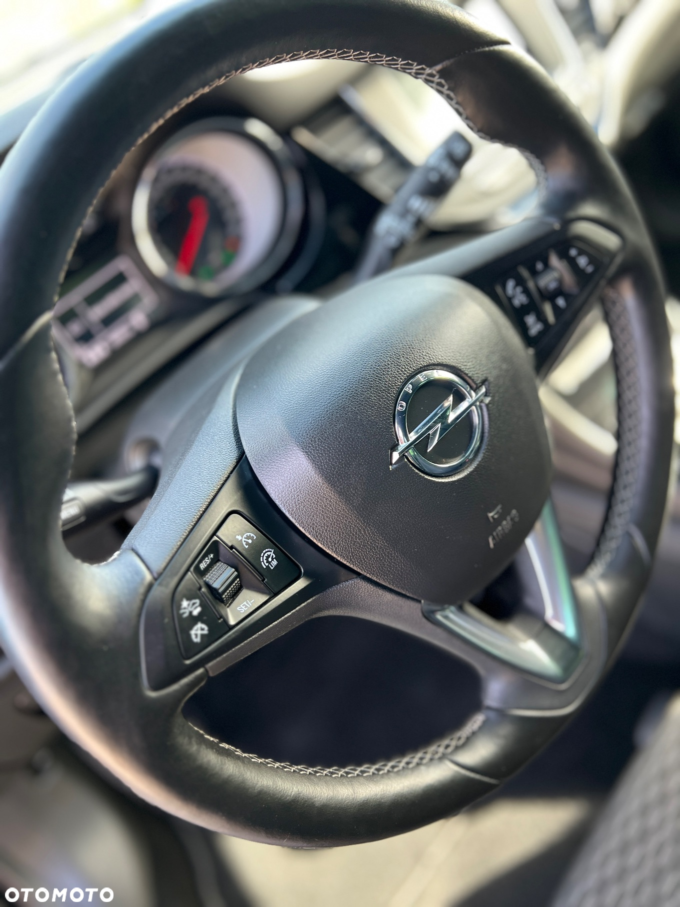 Opel Astra V 1.4 T Elite S&S - 36