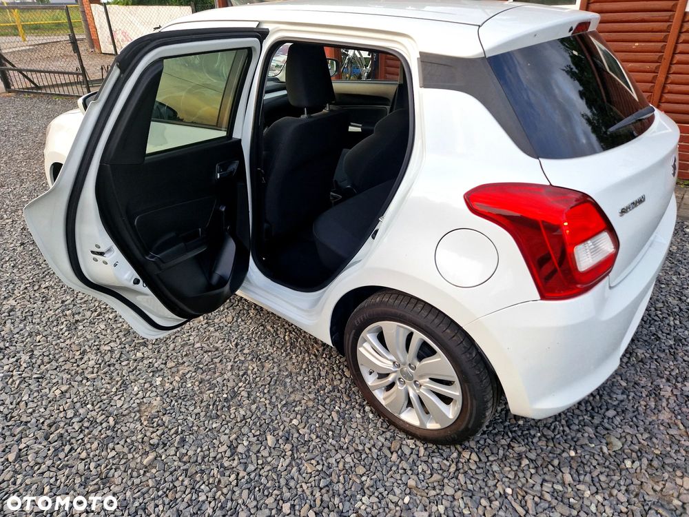 Suzuki Swift 1.2 Premium Plus - 26