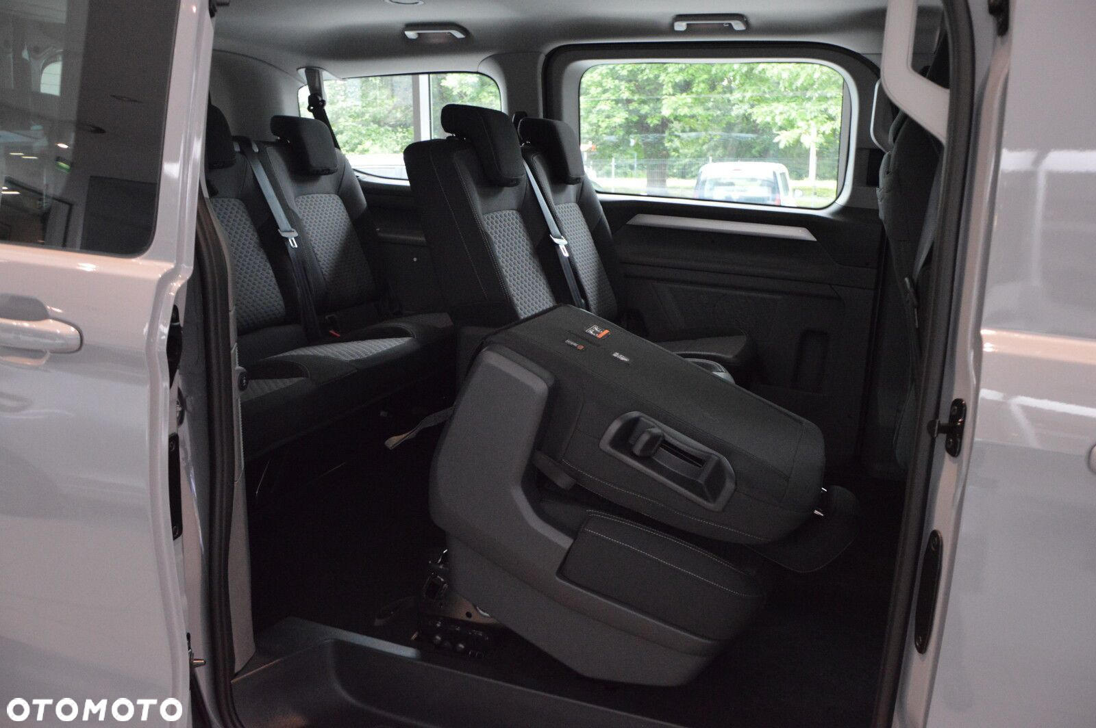 Volkswagen Caravelle Life - 29