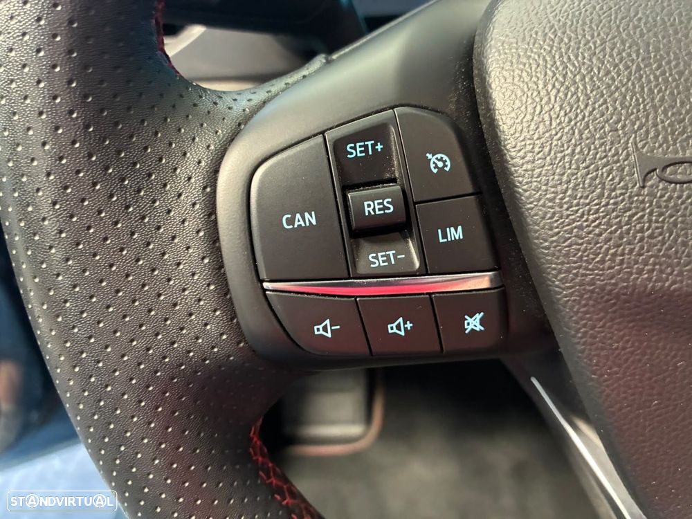 Ford Focus 1.0 EcoBoost MHEV ST-Line - 24