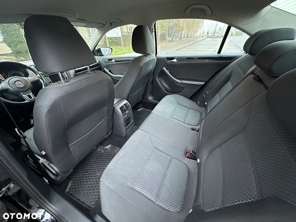 Volkswagen Jetta 1.2 TSI Comfortline - 10