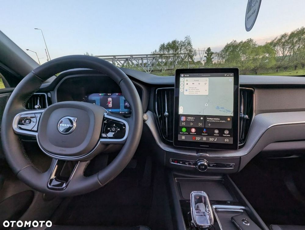 Volvo XC 60 B5 B AWD Plus Dark - 15