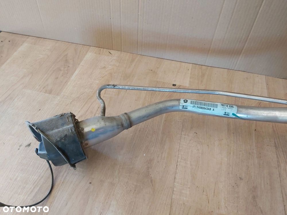 CHRYSLER VOYAGER IV rura wlewu paliwa benzyna - 2