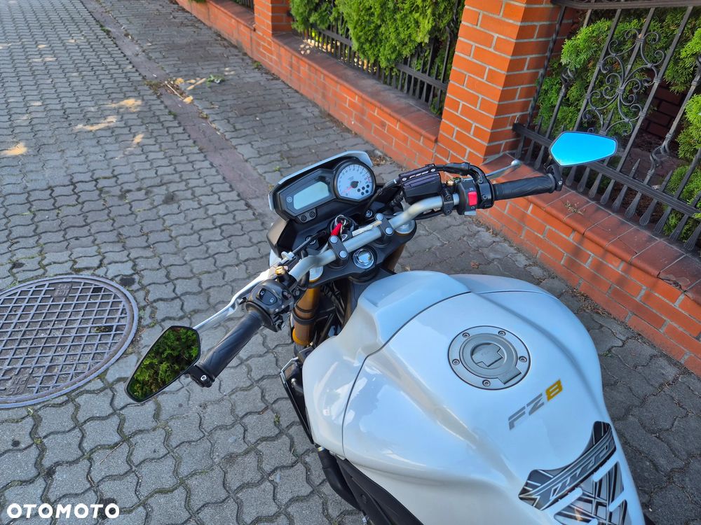 Yamaha FZ8 - 8