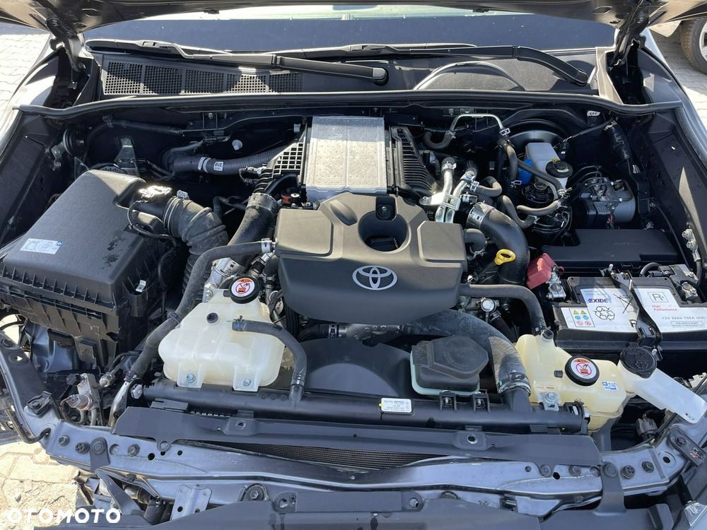 Toyota Hilux 4x4 Double Cab Autm Invincible - 16