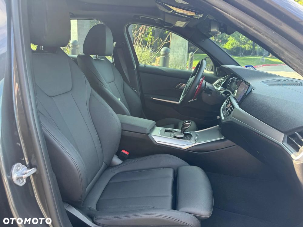 BMW Seria 3 330i xDrive M Sport - 15