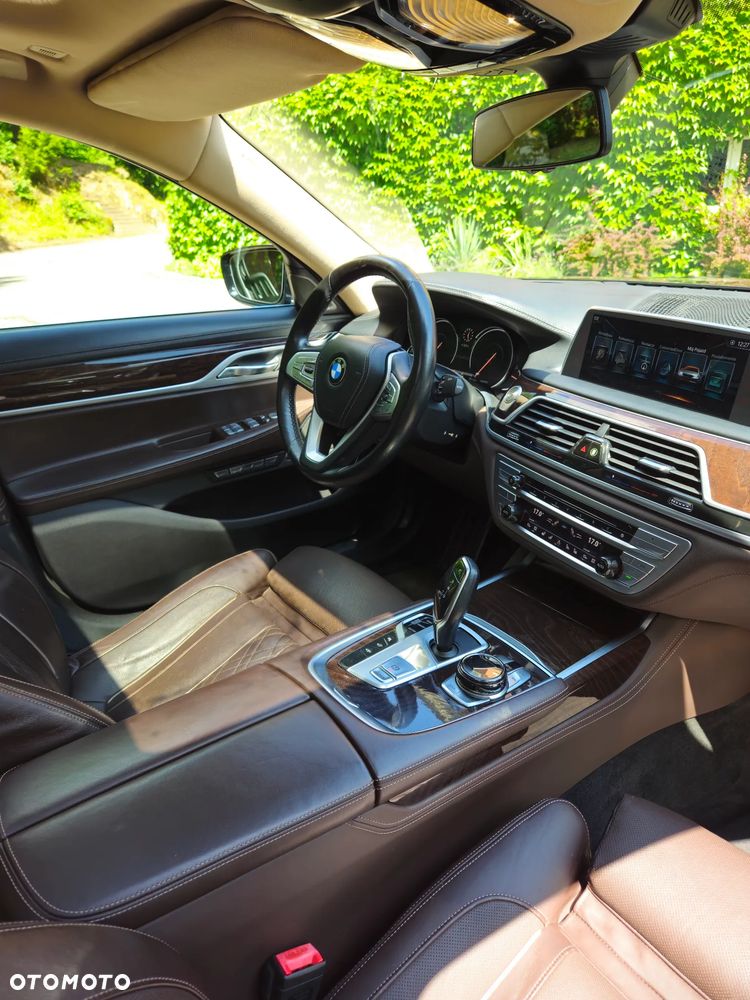 BMW Seria 7 750Li Edition Exclusive - 29