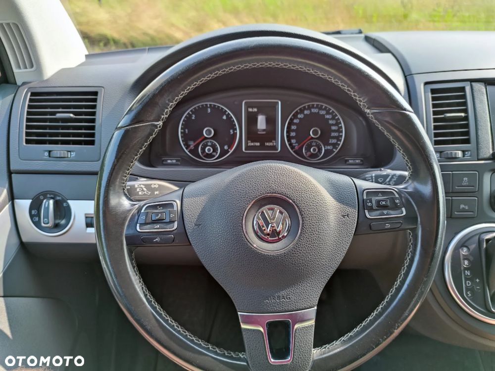 Volkswagen Multivan - 24