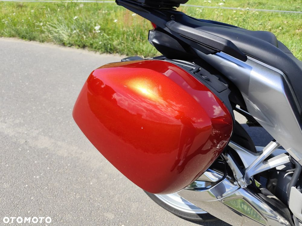 Honda VFR - 15