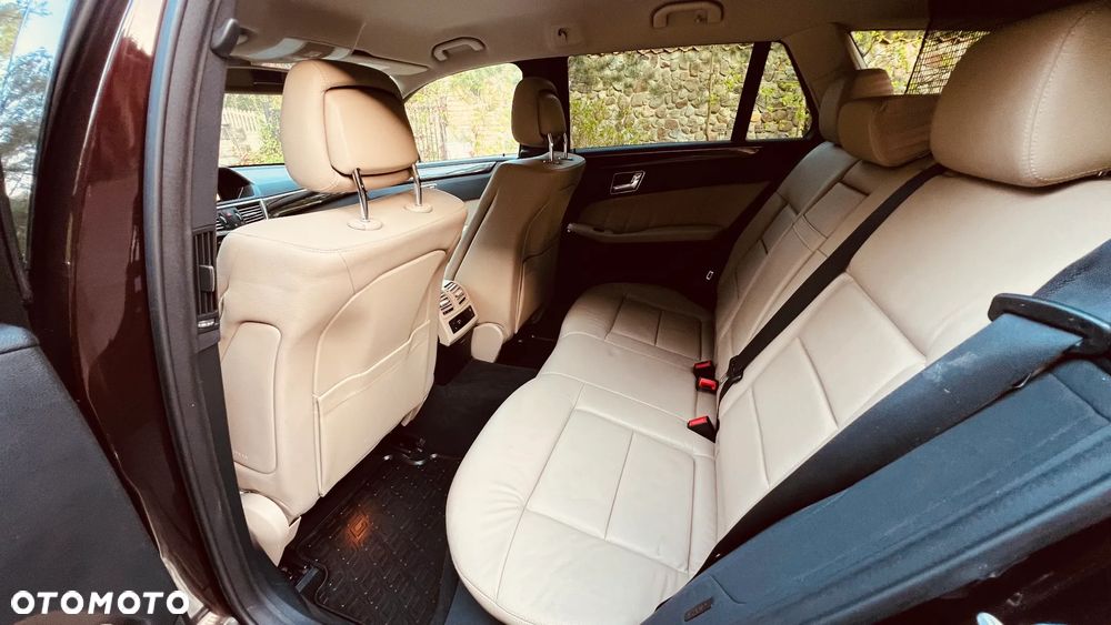 Mercedes-Benz Klasa E 350 CDI BlueEff - 11