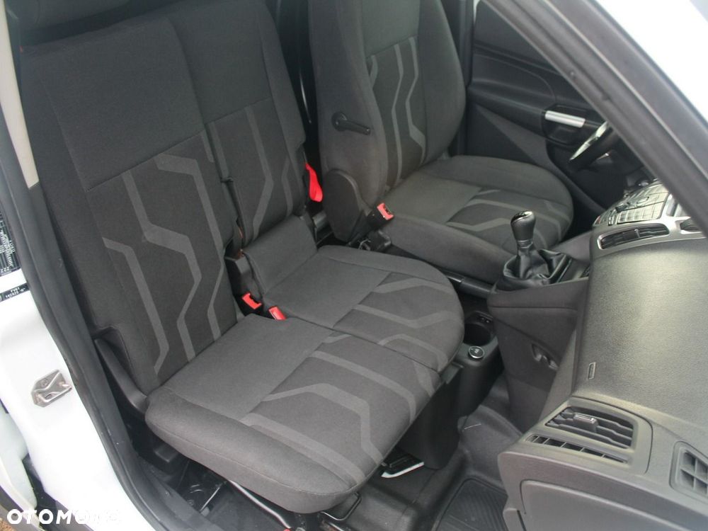 Ford Transit Connect - 17