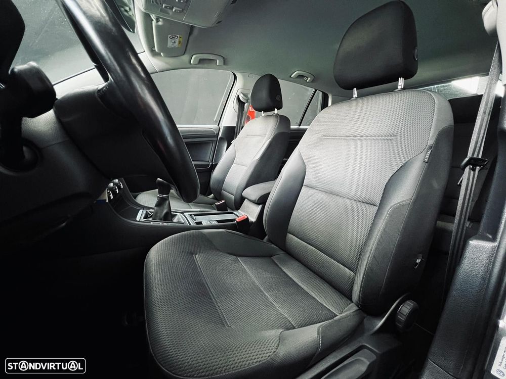 VW Golf 1.6 TDI Confortline - 30