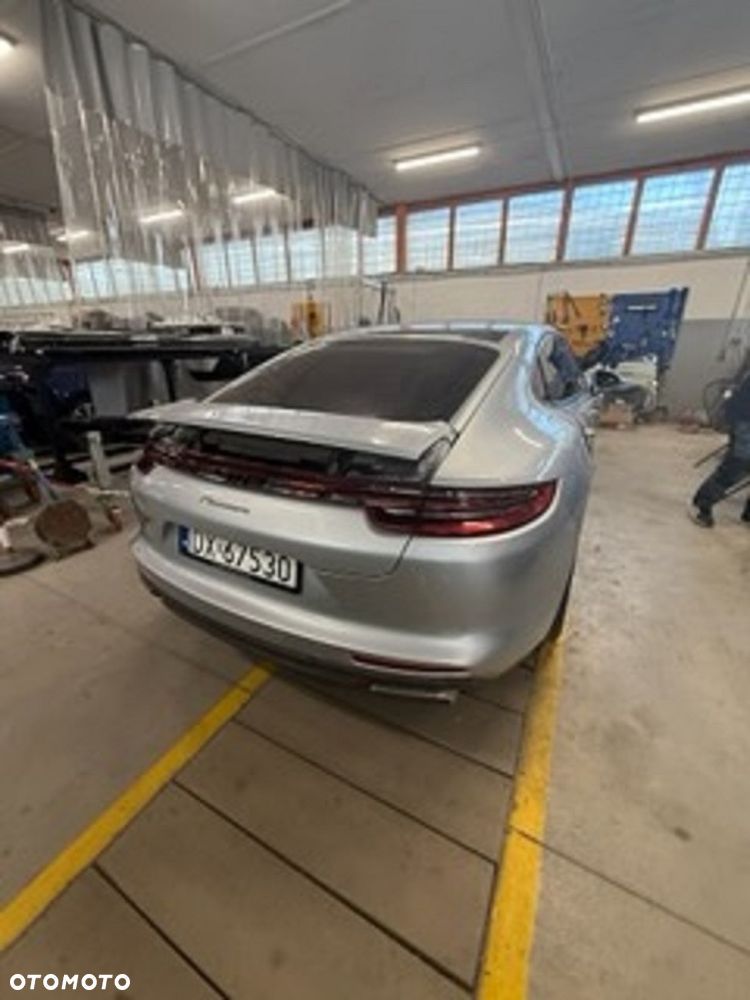 Porsche Panamera 4 - 4