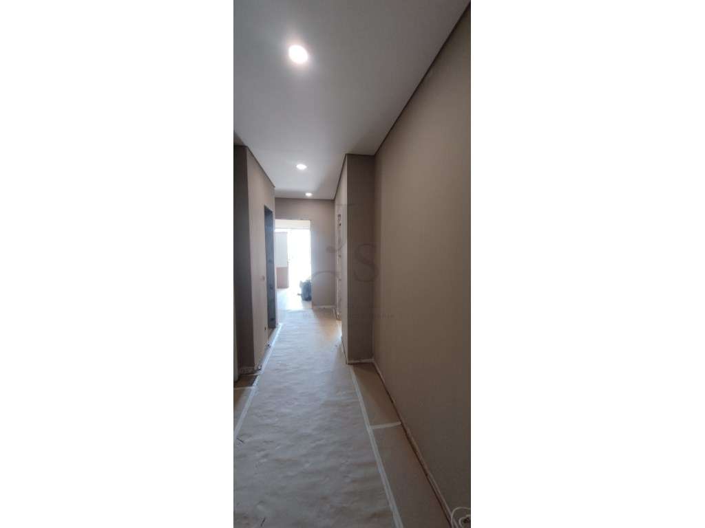 Excelente apartamento T2+1, situado a apenas dois minutos da estaçã... - Grande imagem: 5/12