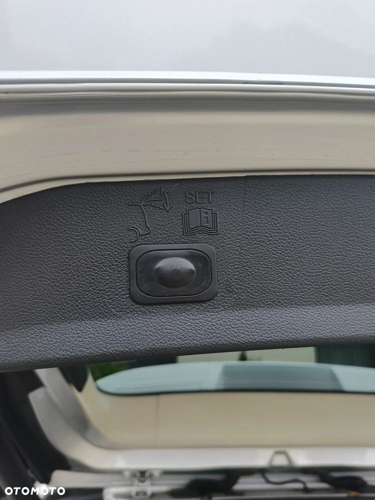 Ford Kuga - 17