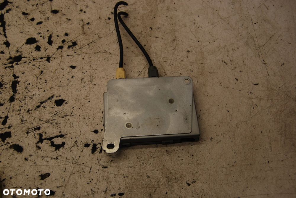 WZMACNIACZ ANTENY 8E9035225M AUDI A4 B6 B7 - 2