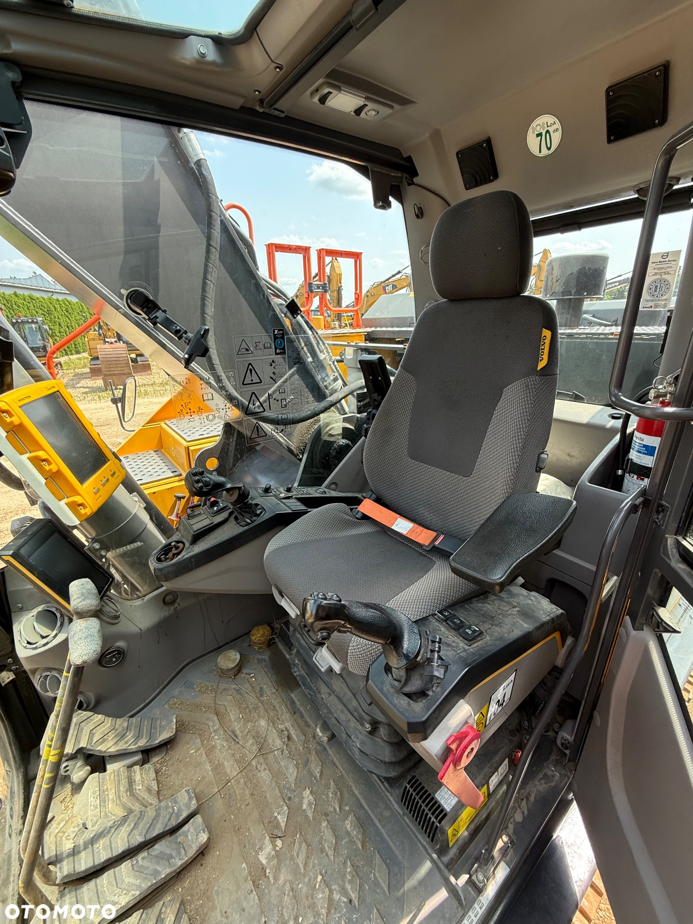 Volvo EC 300 EL - 19