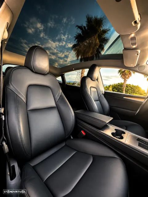 Tesla Model Y Long Range Dual Motor AWD - 5