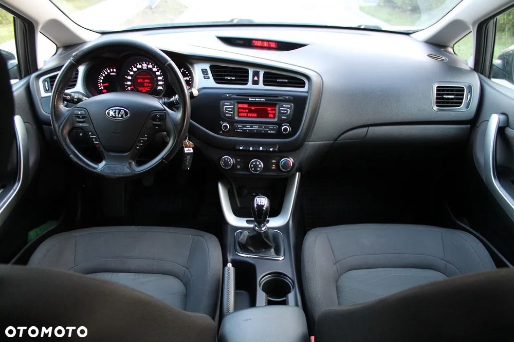 Kia Ceed 1.4 CVVT Attract - 16
