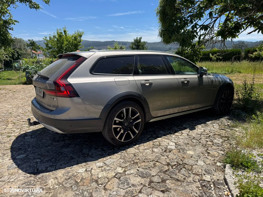 Volvo V90 Cross Country 2.0 B4 Plus AWD - 37