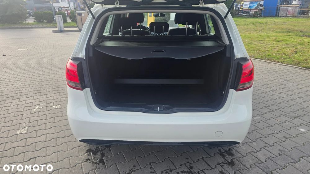 Mercedes-Benz Klasa B 180 - 16